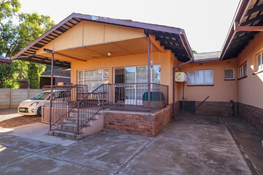 4 Bedroom Property for Sale in Flimieda North West